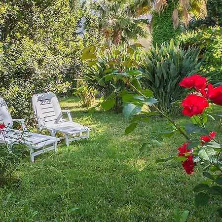 Holiday home Casa Conigli Con Piscina Condivisa Terrasini